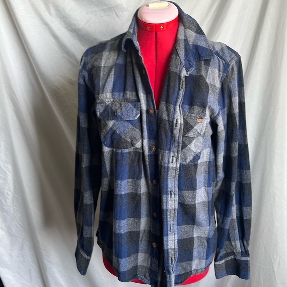 MM208 Kolby button down long sleeve